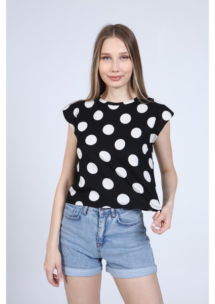 Kadın Beyaz Puantiyeli Vatkalı T-Shirt fırsatları
