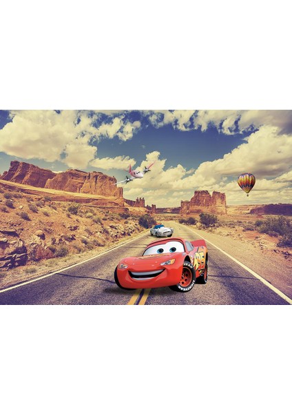 Şimşek Mcqueen Dağlar Arasında Çocuk Odası Duvar Kağıdı