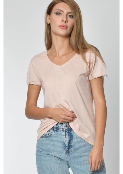 Yaka ve Kolu Detaylı Tişört - Pembe Pembe - M fiyatları