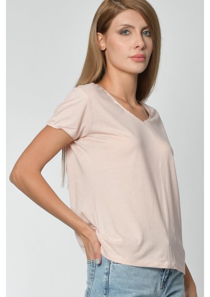 Yaka ve Kolu Detaylı Tişört - Pembe Pembe - M modelleri