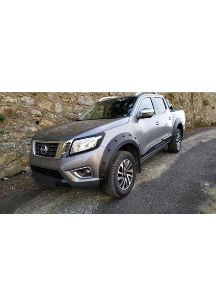 Artı Tunıng Nissan - Navara NP300 Far Çerçeve Kaplama / Siyah 2015+