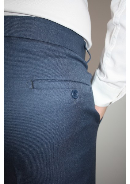 Erkek Mavi Geniş Kesim Tek Pileli Kumaş Pantolon indirimleri