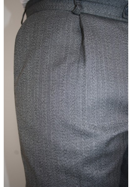 Erkek Gri Geniş Kesim Tek Pileli Balıksırtı Kumaş Pantolon modelleri