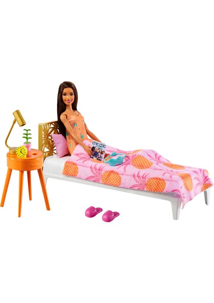Pijamalı Barbie Bebek ve Yatak Odası Oyun Seti GRG86