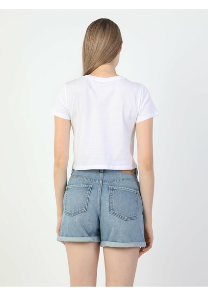 Slim Fit Bisiklet Yaka Kadın Beyaz Kısa Kol Tişört fiyatları