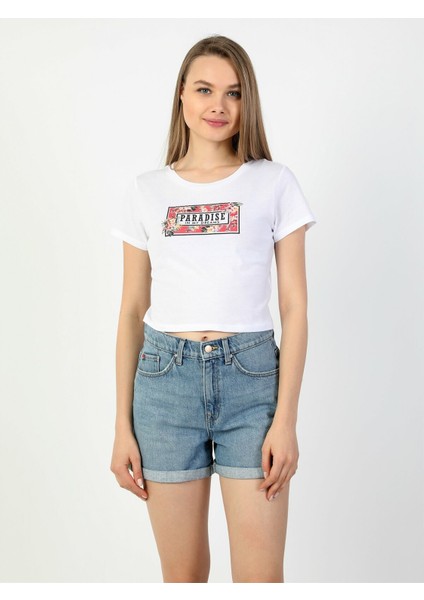 Slim Fit Bisiklet Yaka Kadın Beyaz Kısa Kol Tişört fırsatları