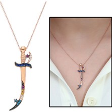 DAVİD BLACK Renkli Zirkon Taşlı Kılıç Tasarım 925 Ayar Gümüş Bayan Kolye