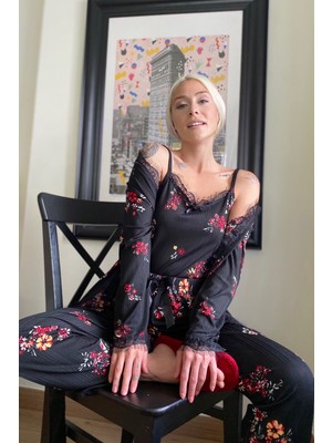 Pijama Evi Kadın Çiçek Desenli Uzun Kollu Sabahlıklı Pijama Takımı Örme Kumaş Özellikli