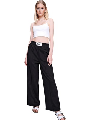 Butikburuc Kadın Siyah Çimalı ve Armalı Alt Eşofman