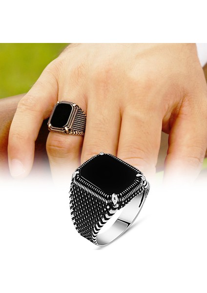 Nokta İşlemeliSiyah Köşeli Oniks Taşlı 925 Ayar Gümüş Erkek Yüzük