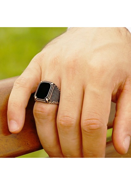 Nokta İşlemeliSiyah Köşeli Oniks Taşlı 925 Ayar Gümüş Erkek Yüzük fırsatları