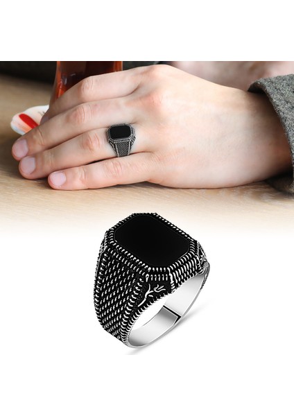 Lale İşlemeliSiyah Oniks Taşlı 925 Ayar Gümüş Erkek Yüzük