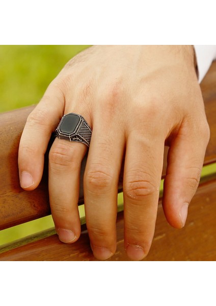 Lale İşlemeliSiyah Oniks Taşlı 925 Ayar Gümüş Erkek Yüzük indirimleri