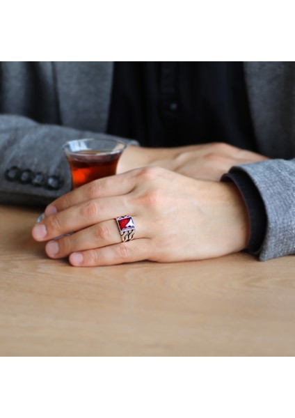 Zincir Tasarım Faset Kırmızı Zirkon Taşlı 925 Ayar Gümüş Erkek Yüzük fiyatları