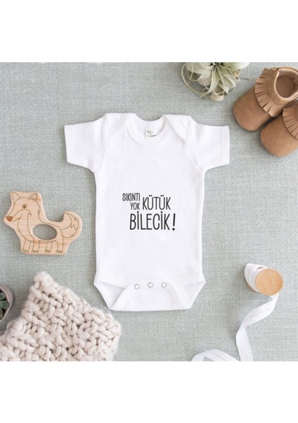 Unisex Beyaz Baskılı Zıbın