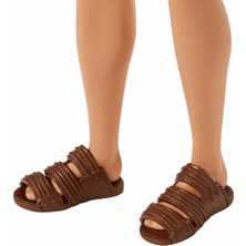 Barbie Ken 60. Yıl Bebekleri GRB41 - Esmer Gömlekli