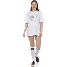 Qivi Kadın Oversize Moon & Sun Baskılı Tshirt