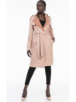 Disentis Modest Omuzdan Apoletli Kuşaklı ve Yırtmaçlı Astarsız Pudra Süet Trençkot