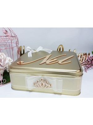 Hayaller Dükkanı Pleksi Isim Süslemeli Teneke Kutu Bebek Çikolatası