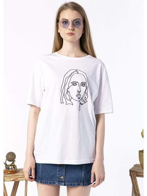 Qivi Kadın Oversize Silhouette Baskılı Tshirt