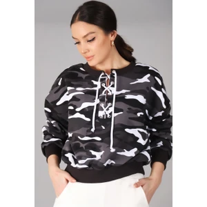Sweetness Kadın Kamuflaj Desenli Önü Bağcıklı Oversize Sweatshirt