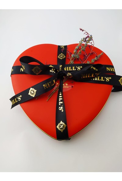 Nill's Chocolate Kırmızı Kalp Kutuda Kırmızı Kalpli Çikolata