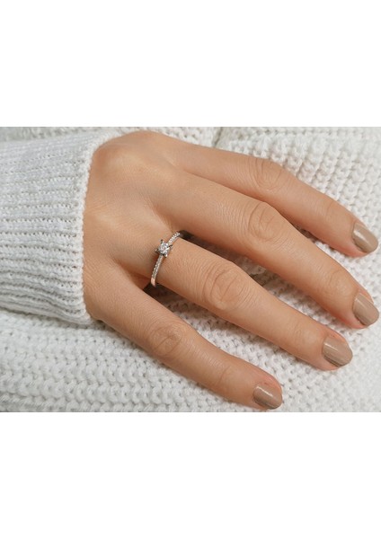 Toplam 0,29 Karat Pırlanta Tektaş Yüzük 0417R0179 fırsatları