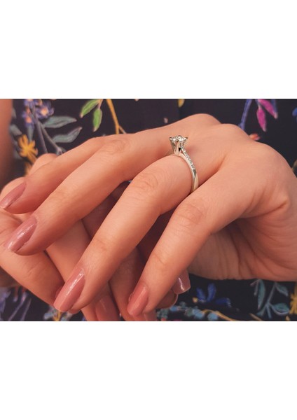 D Renk Toplam 0,64 Karat Pırlanta Tektaş Yüzük 0417R0185 indirimleri