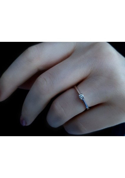 0,09 Karat Pırlanta Tektaş Yüzük 0417R0221 fırsatları