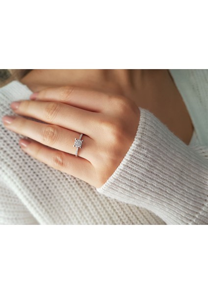 0,50 Karat Görünümlü Pırlanta Tektaş Yüzük 0417R0225 fırsatları