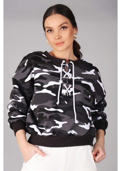 Sweetness Kadın Kamuflaj Desenli Önü Bağcıklı Oversize Sweatshirt