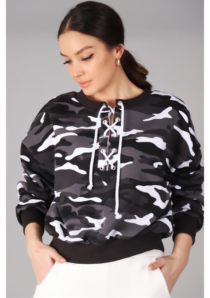 Sweetness Kadın Kamuflaj Desenli Önü Bağcıklı Oversize Sweatshirt