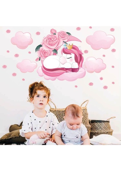 Güller ve Ay Içinde Sevimli Uykucu Unicorn