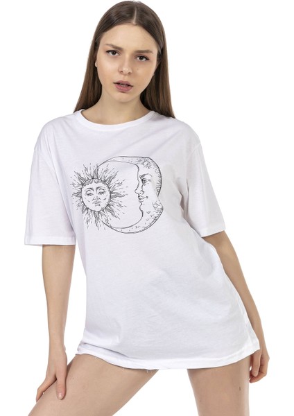 Kadın Oversize Moon & Sun Baskılı Tshirt modelleri