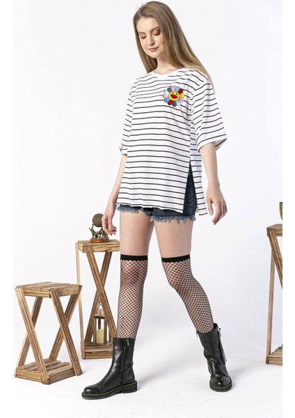 Kadın Oversize Papatya Nakış Işlemeli Çizgili Tshirt fırsatları