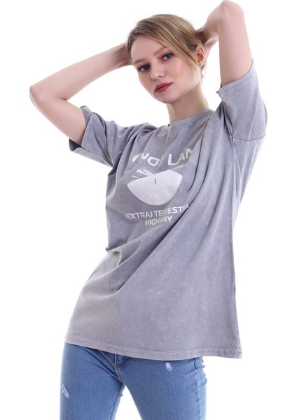 Kadın Oversize No Land Baskılı Tshirt fırsatları