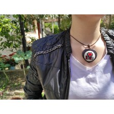 Tomars Kadın Love İşlemeli Kanaviçe Kolye