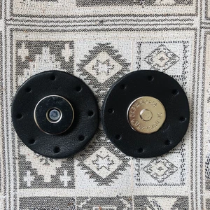 Alfa Tasarım Atölyesi Gümüş Mıknatıslı Yuvarlak Hakiki Deri Çanta Çıtçıtı