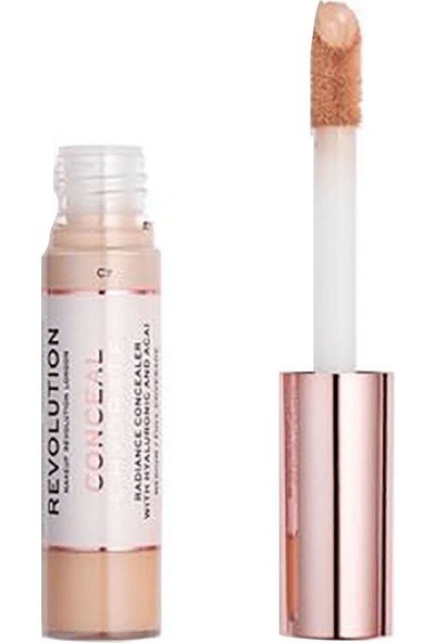 Revolution Conceal And Hydrate Fondöten F7