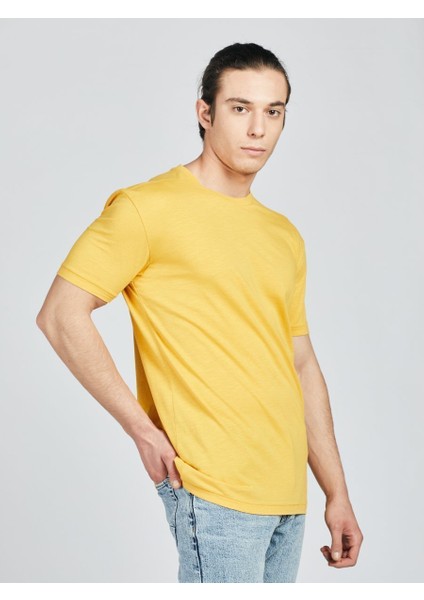 2026233 Erkek Kısa Kol T-Shirt