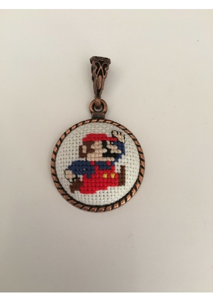 Mario İşlemeli Kanaviçe Kolye