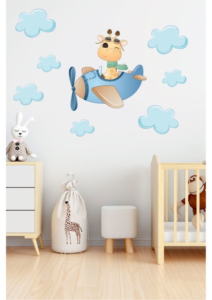 Uçan Sevimli Zürafa ve Bulutlar Çocuk Odası Duvar Sticker