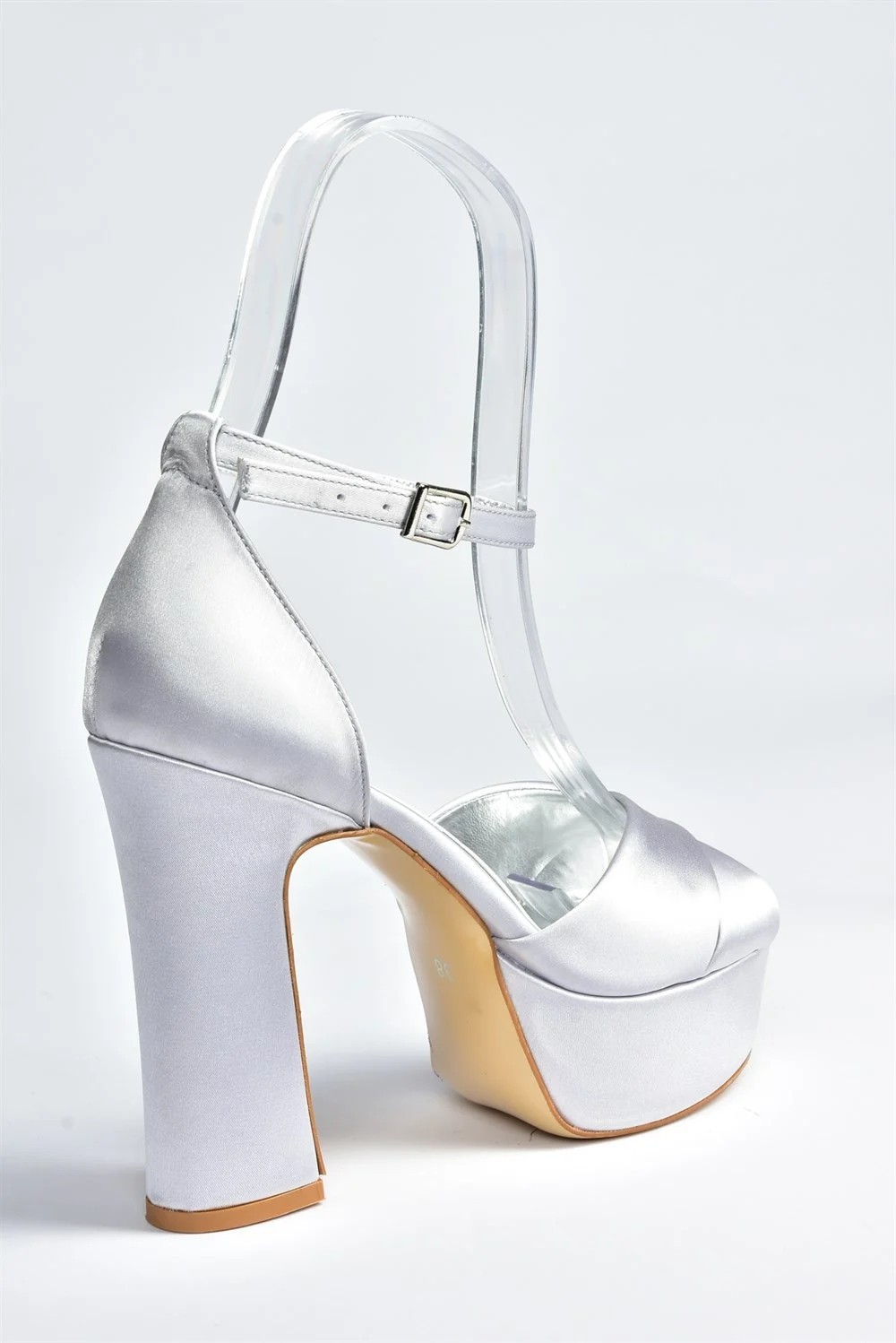 Fox Shoes Gümüş Saten Kumaş Platform Topuklu Kadın Abiye Ayakkabı M348202504 görsel 6