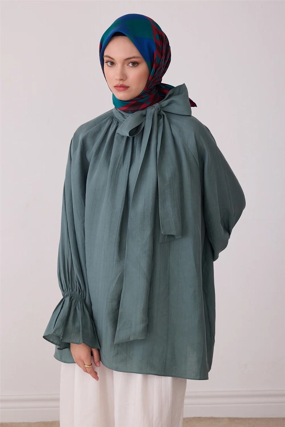 Belli Mürdüm Geometrik Desen %100 Twill Ipek Eşarp 4401-81
