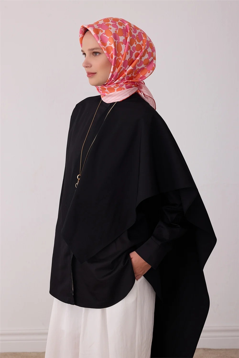 Belli Pembe Etnik Desen %100 Twill Ipek Eşarp 4422-53