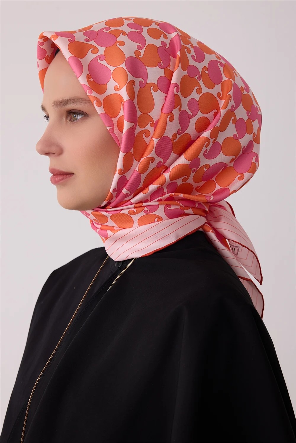 Belli Pembe Etnik Desen %100 Twill Ipek Eşarp 4422-53 görsel 2