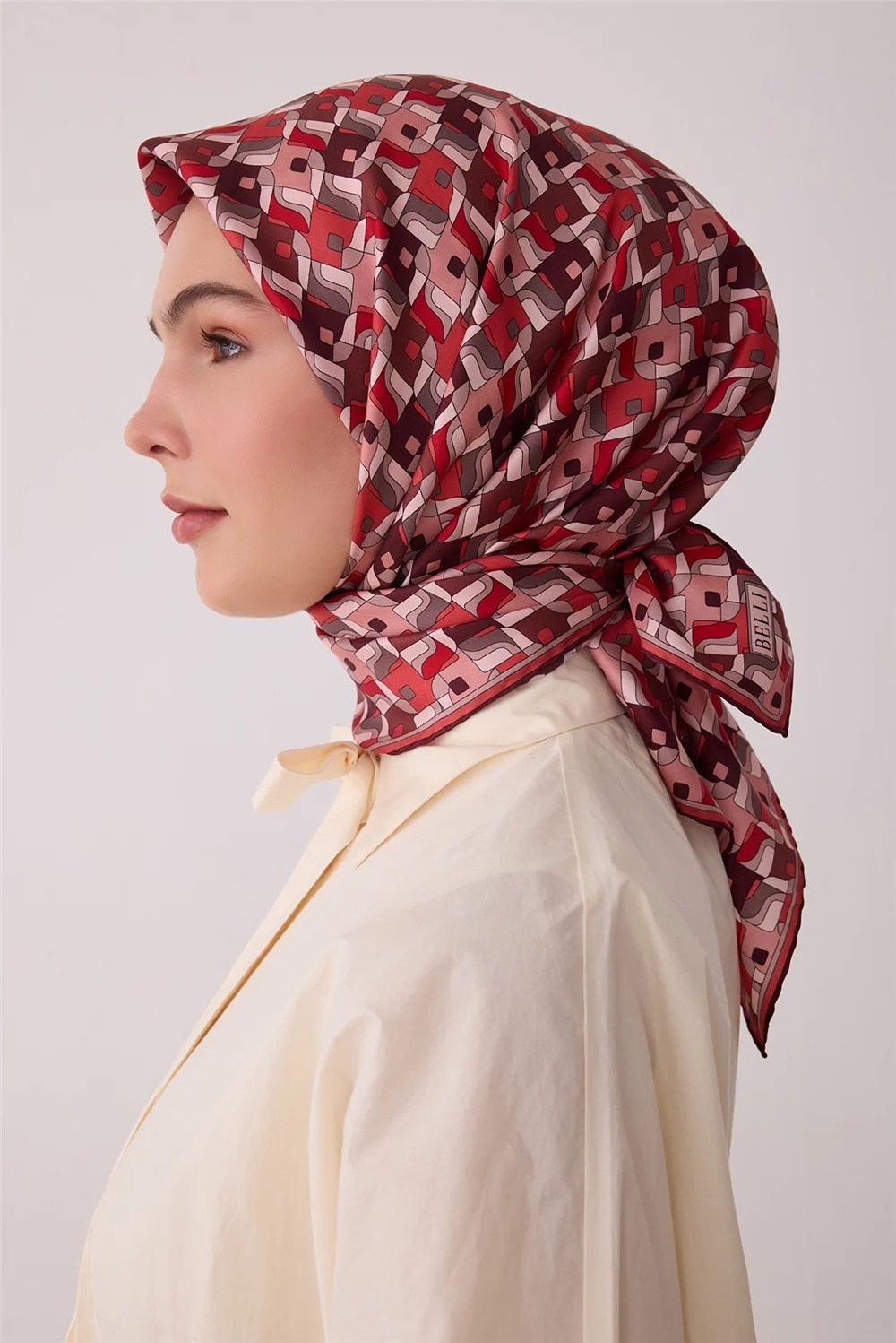 Belli Bordo Geometrik Desen %100 Twill Ipek Eşarp 4402-03 görsel 2