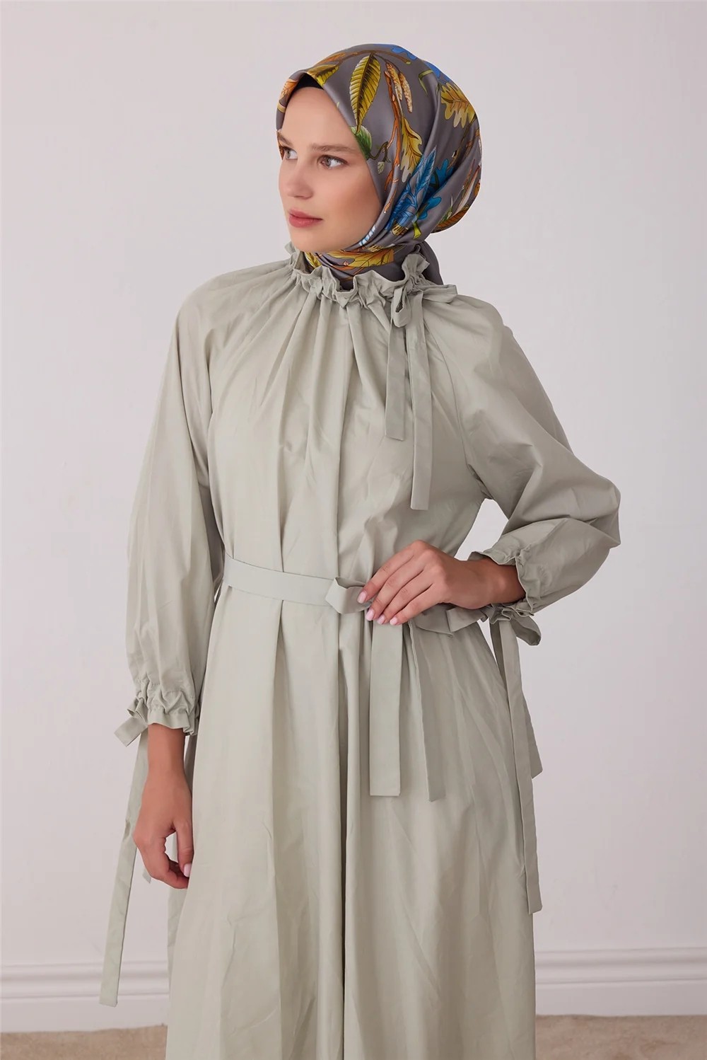 Belli Gri Soyut Desen %100 Twill Ipek Eşarp 4412-31