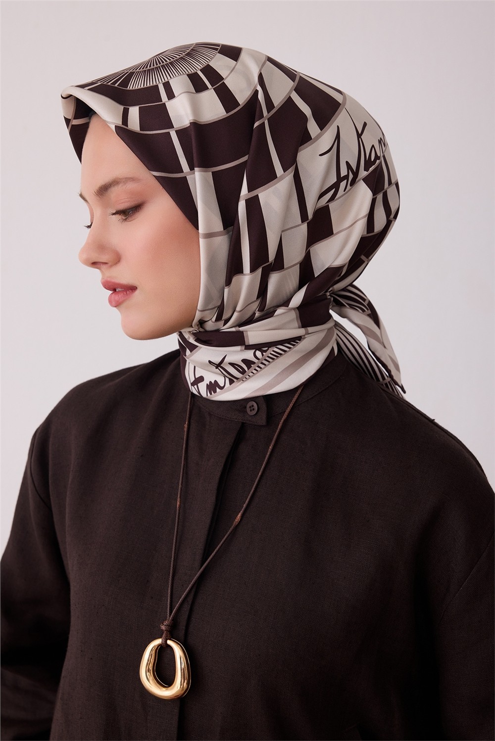 Belli Kahverengi Geometrik Desen %100 Twill Ipek Eşarp 4411-60 görsel 2