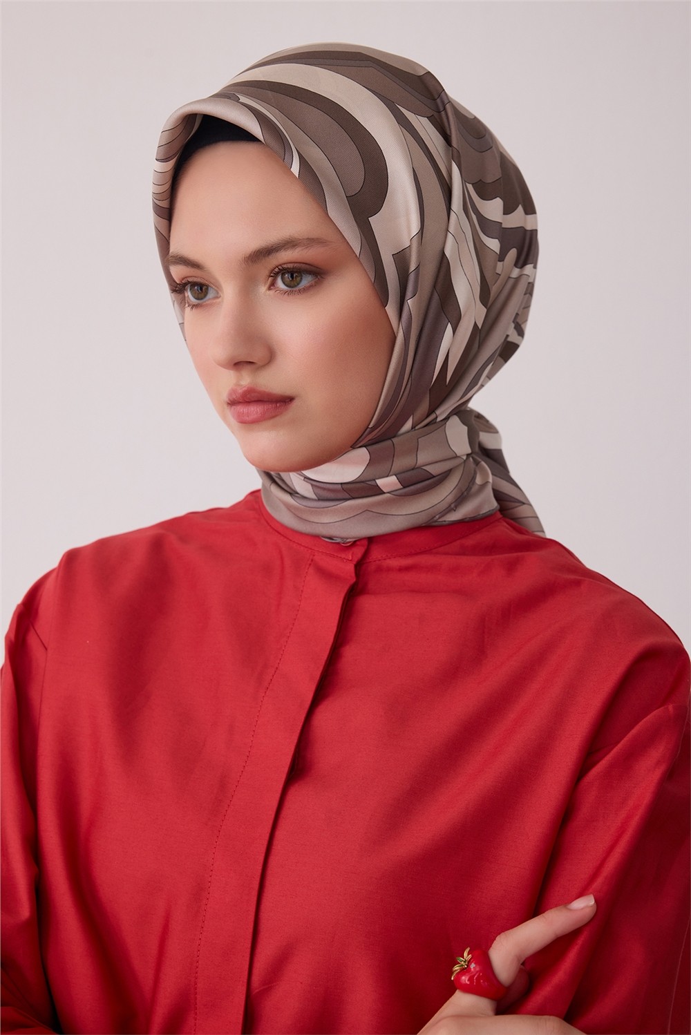 Belli Bej Soyut Desen %100 Twill Ipek Eşarp 4414-86 görsel 2